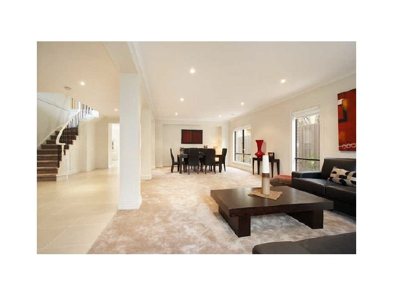 2 Bambra Road, Caulfield North VIC 3161