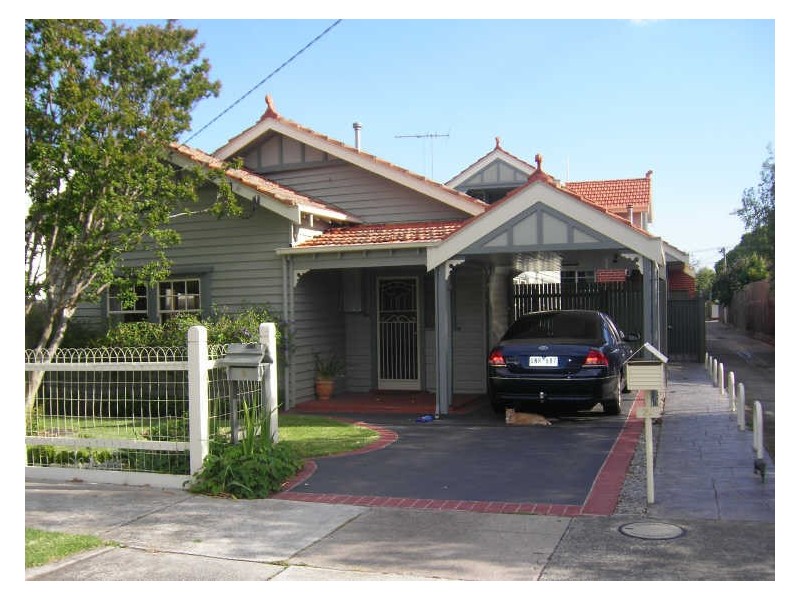 2 Exhibition Street, Mckinnon VIC 3204