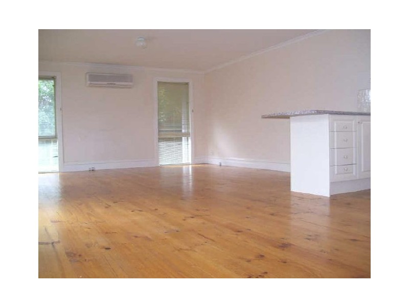 17 Almond Street, Caulfield South VIC 3162