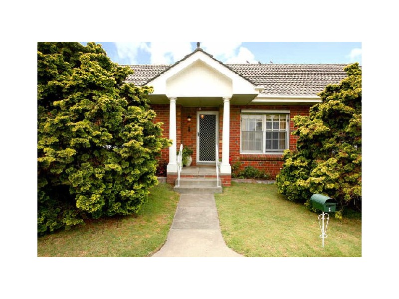 4 Marmara Drive, Elsternwick VIC 3185