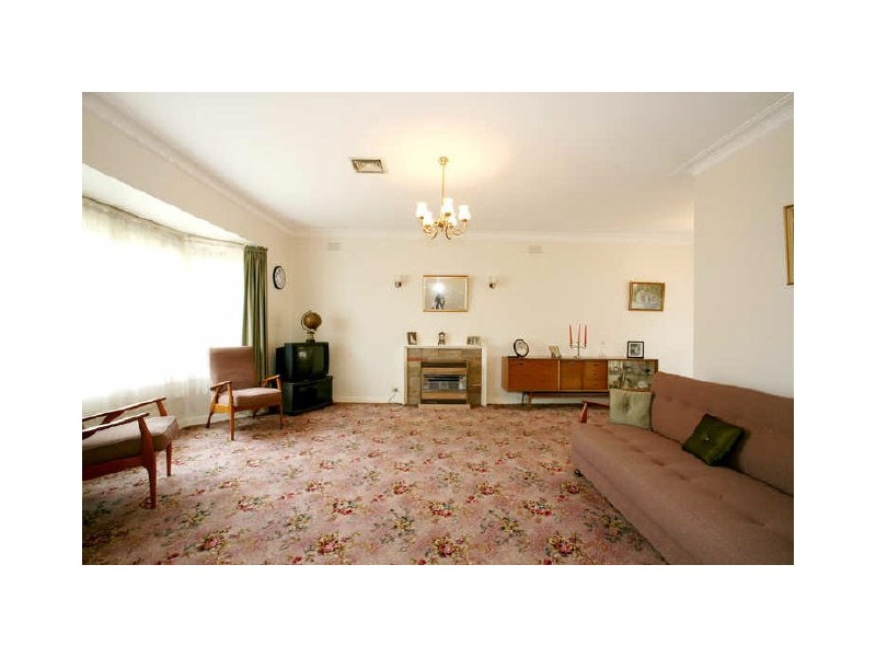 4 Marmara Drive, Elsternwick VIC 3185