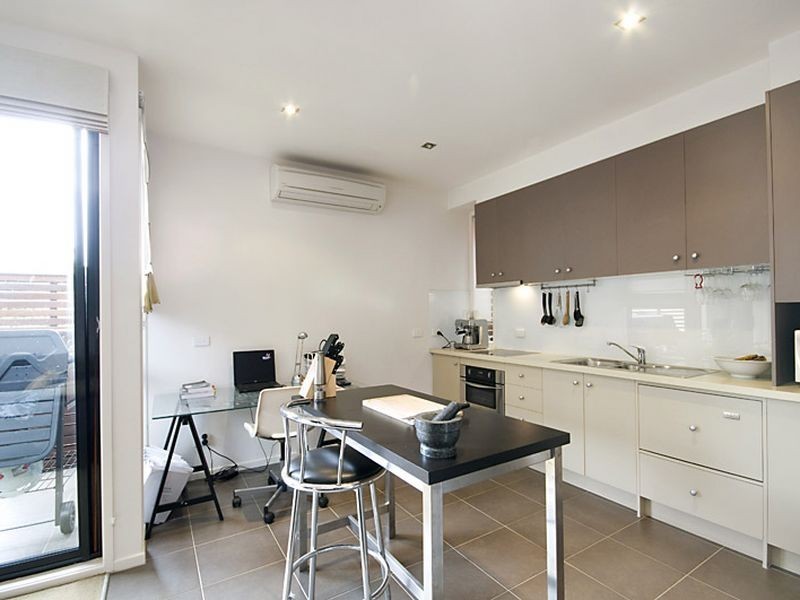 4/30 Selwyn Avenue, Elwood VIC 3184