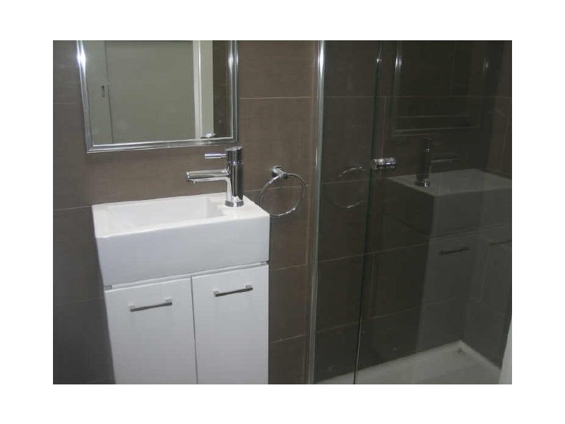 8/300-302 Inkerman Road, St Kilda East VIC 3183