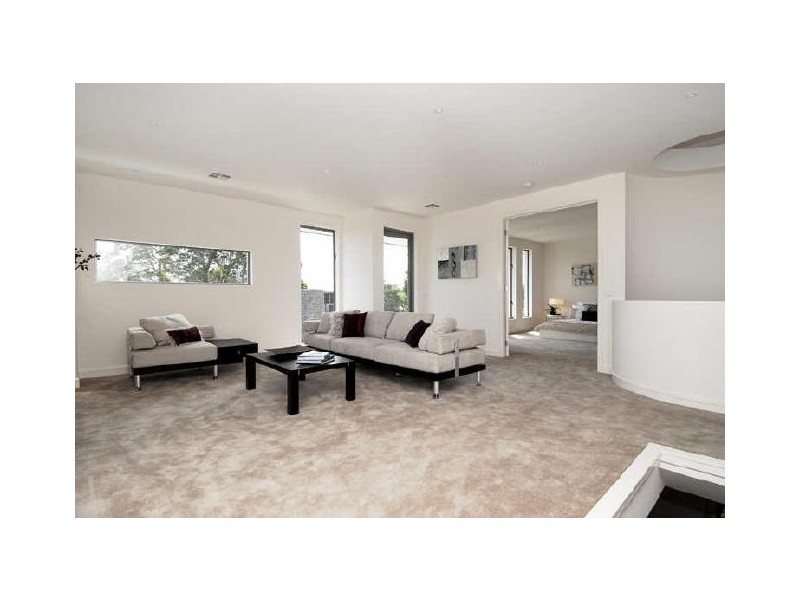 10 Norman Street, Mckinnon VIC 3204