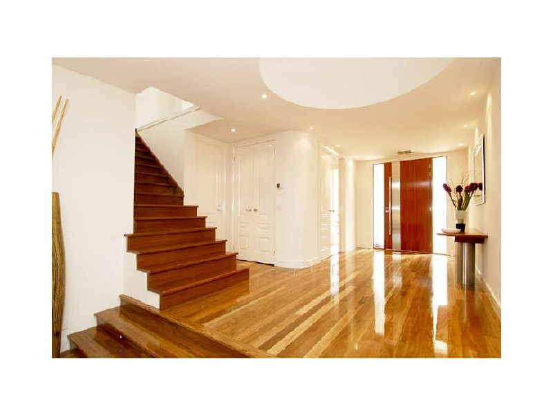 10 Norman Street, Mckinnon VIC 3204