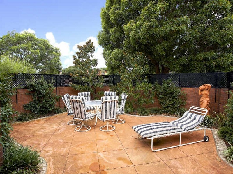 215a Kambrook Road, Caulfield VIC 3162