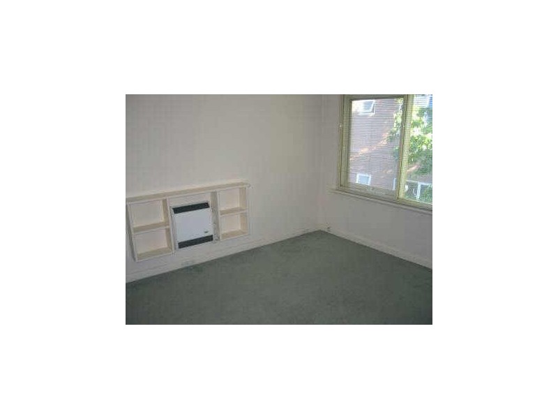 8/217 Brighton Road, Elwood VIC 3184