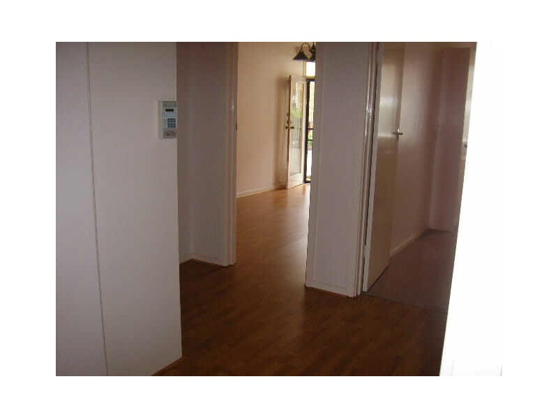 1/2 Parkside Street, Elsternwick VIC 3185