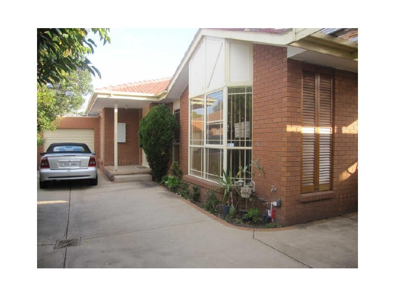 2/42 Murray Road, Mckinnon VIC 3204