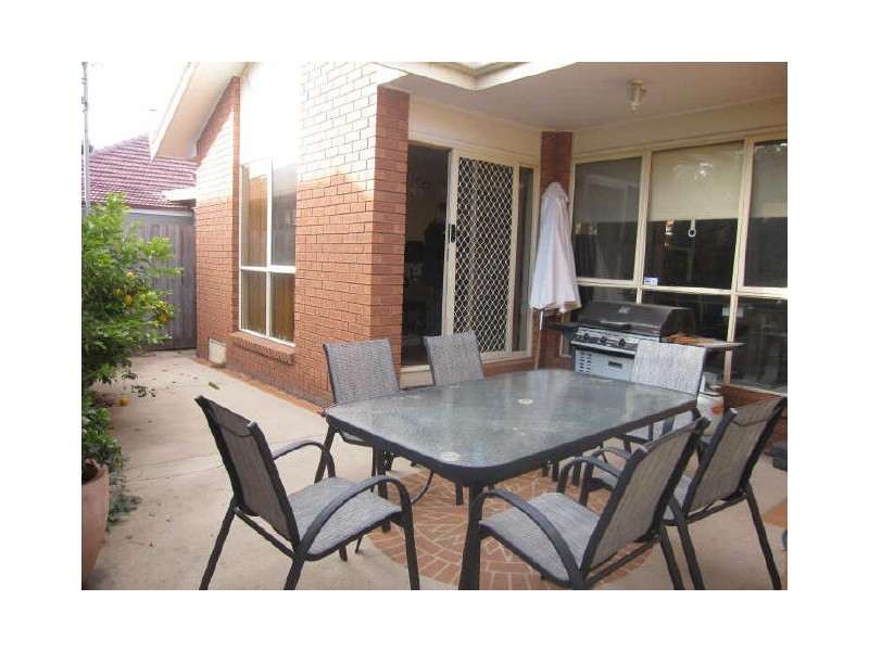 2/42 Murray Road, Mckinnon VIC 3204