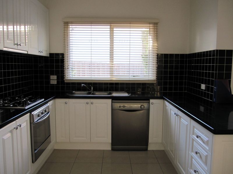 1/10 Charles Street, Brighton East VIC 3187