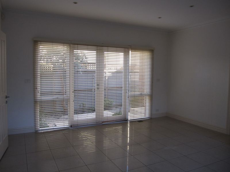 1/10 Charles Street, Brighton East VIC 3187