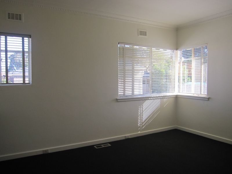 23 Lysbeth Street, Mckinnon VIC 3204