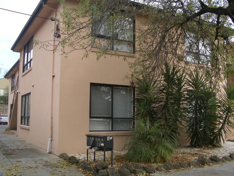 1/5 Spray Street, Elwood VIC 3184