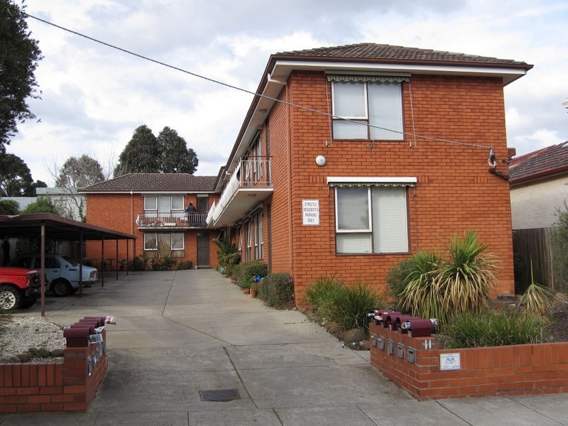 8/11 Shoobra Road, Elsternwick VIC 3185