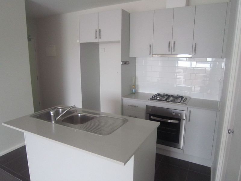 8/329 Neerim Road, Carnegie VIC 3163