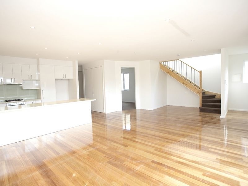 27 Leaburn Avenue, Caulfield North VIC 3161