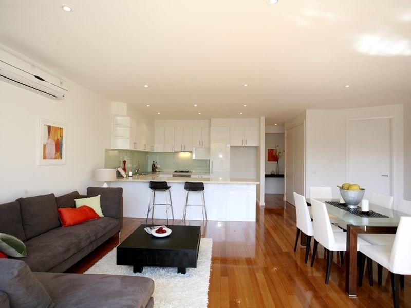 27 Leaburn Avenue, Caulfield North VIC 3161