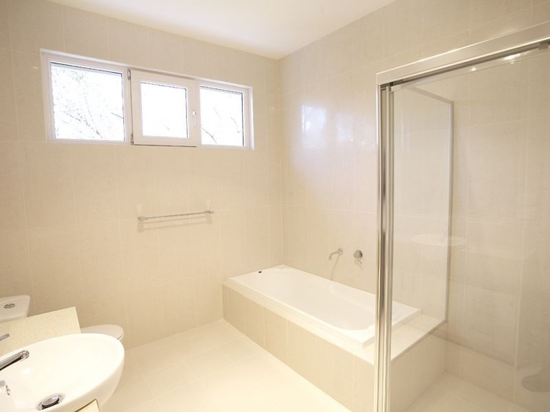 27 Leaburn Avenue, Caulfield North VIC 3161