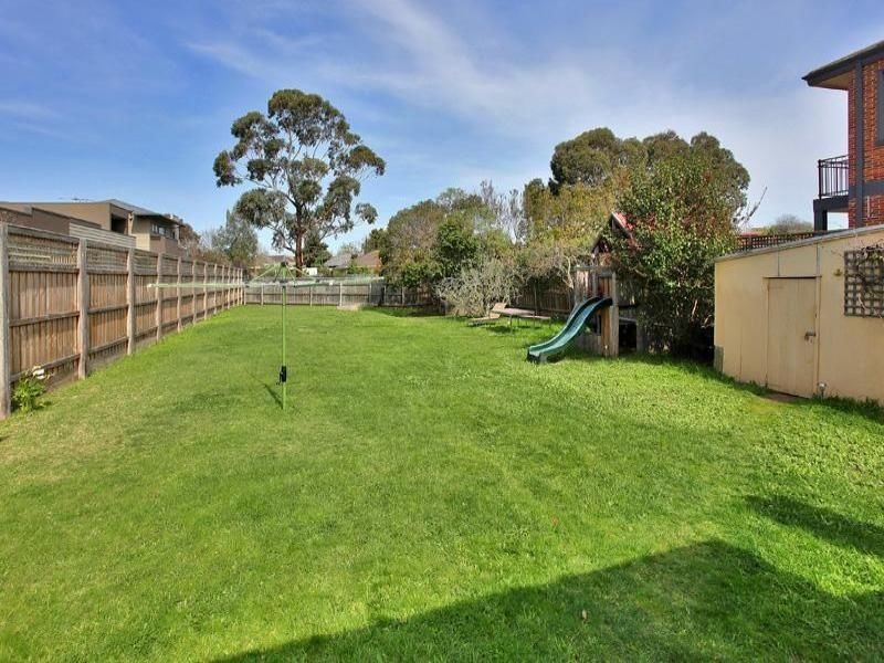 16 Hopkins Street, Mckinnon VIC 3204