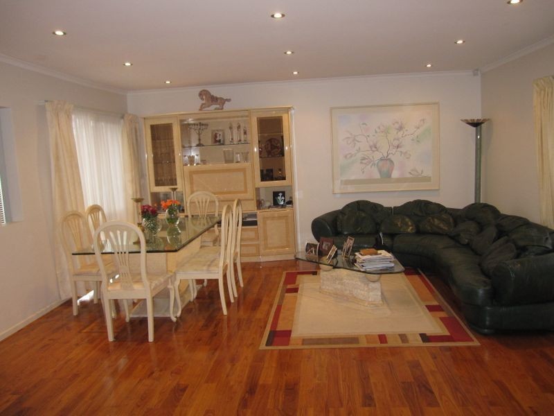 2/4 Curraweena Road, Caulfield South VIC 3162