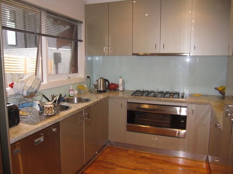 2/4 Curraweena Road, Caulfield South VIC 3162