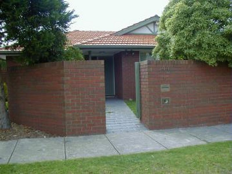 2/44 Narrawong Road, Caulfield South VIC 3162