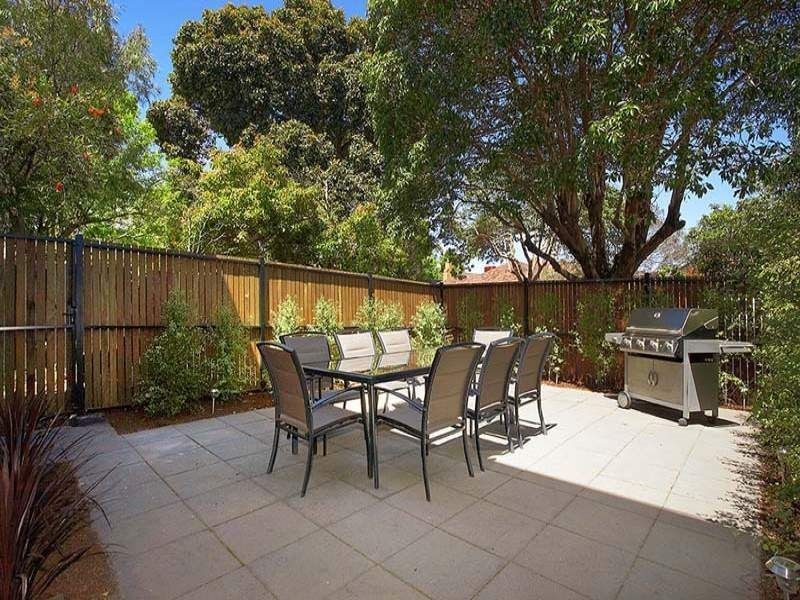 2/56 Narong Road, Caulfield North VIC 3161