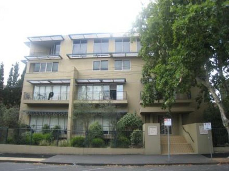 2/12 Acland Street, St Kilda VIC 3182