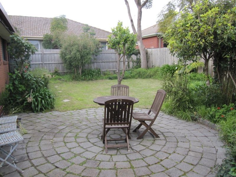 2/27 Moonya Road, Carnegie VIC 3163