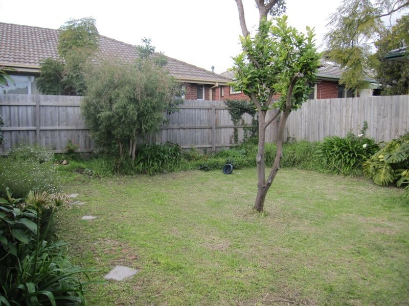 2/27 Moonya Road, Carnegie VIC 3163