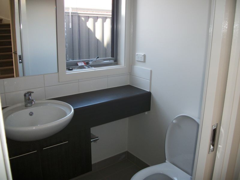 48 Edgeware Close, Pakenham VIC 3810