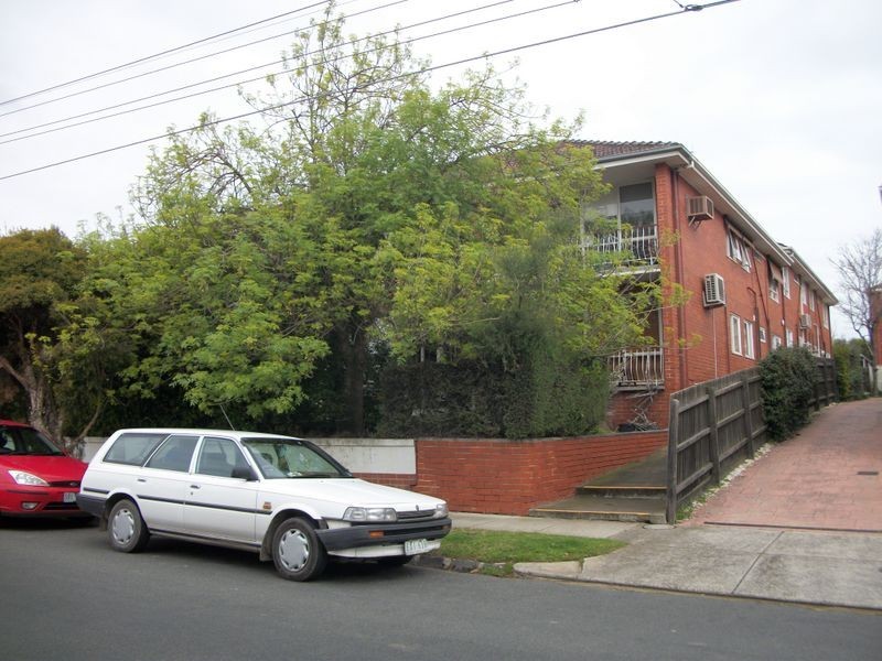 2/10 Sebastopol Street, Caulfield North VIC 3161