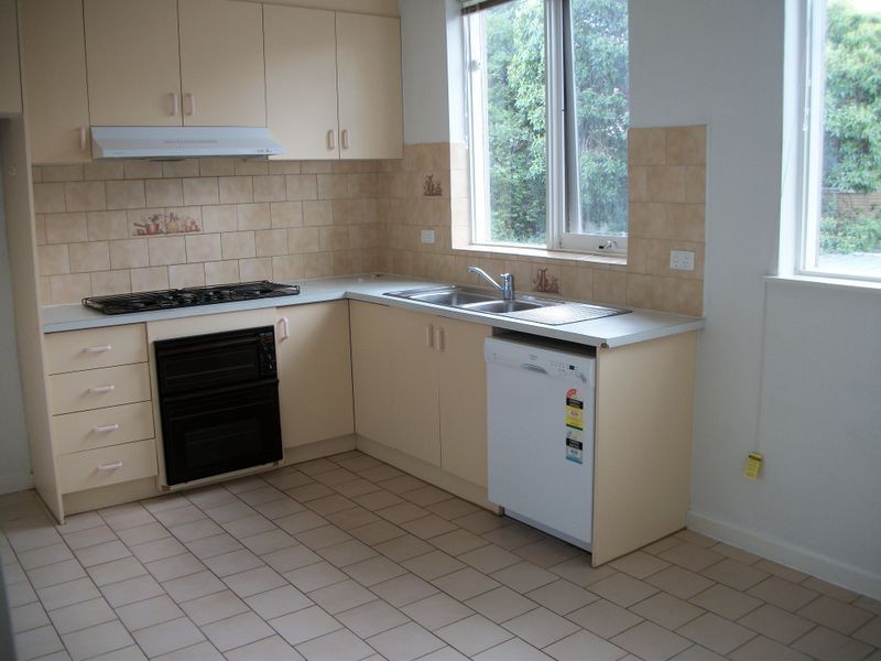 11/13 Lansdowne Road, St Kilda East VIC 3183