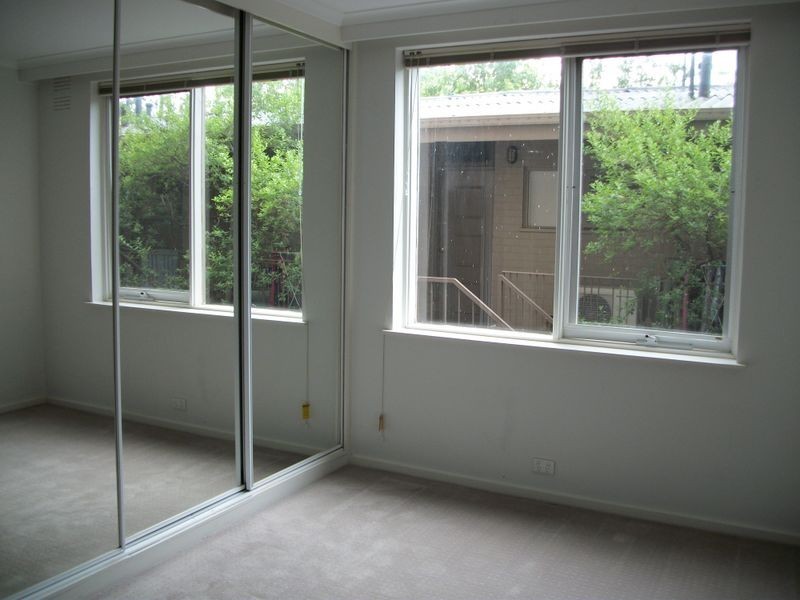 11/13 Lansdowne Road, St Kilda East VIC 3183