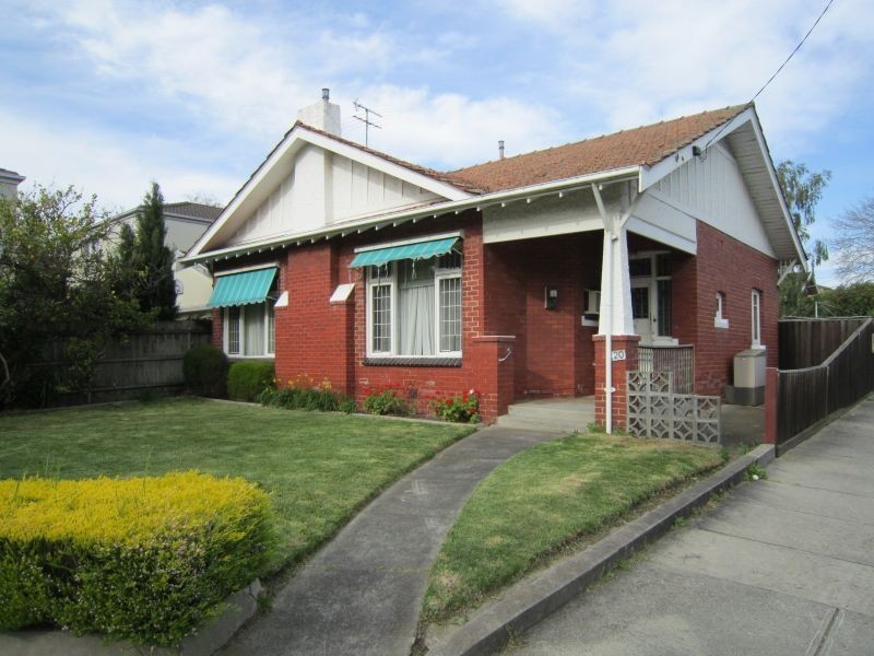 20 Orrong Crescent, Caulfield North VIC 3161
