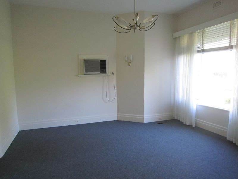 20 Orrong Crescent, Caulfield North VIC 3161