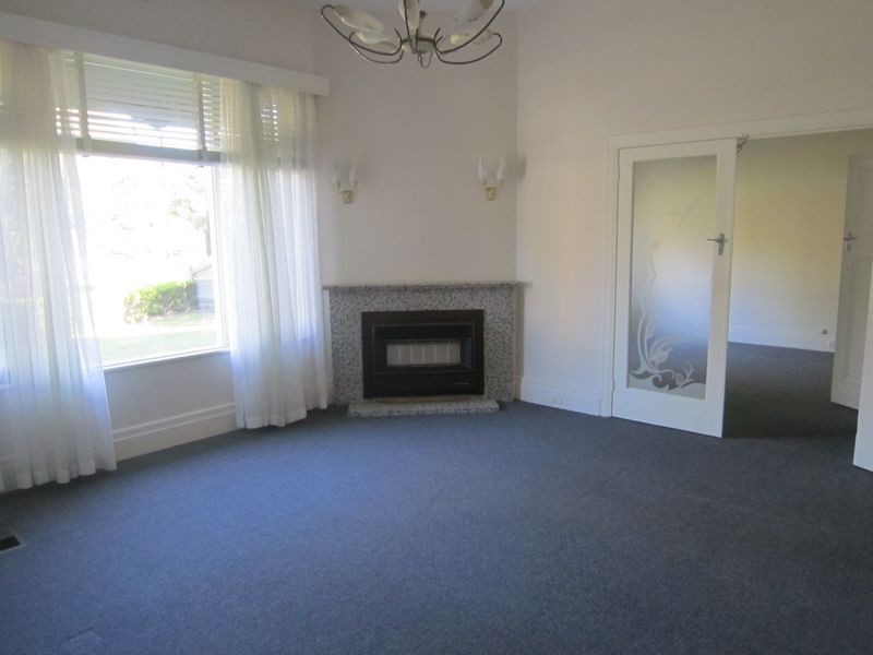 20 Orrong Crescent, Caulfield North VIC 3161