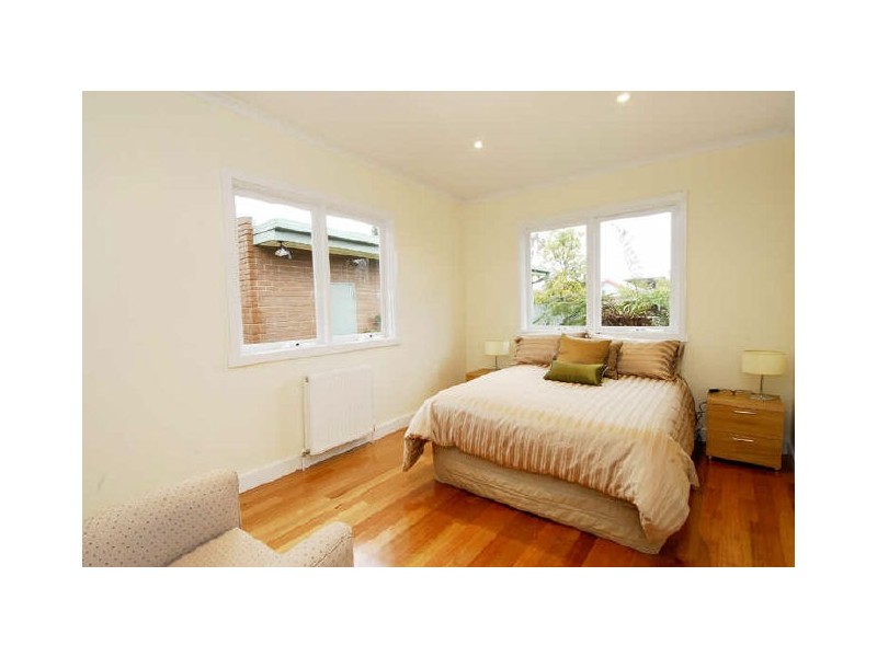 5 Graceburn Avenue, Carnegie VIC 3163