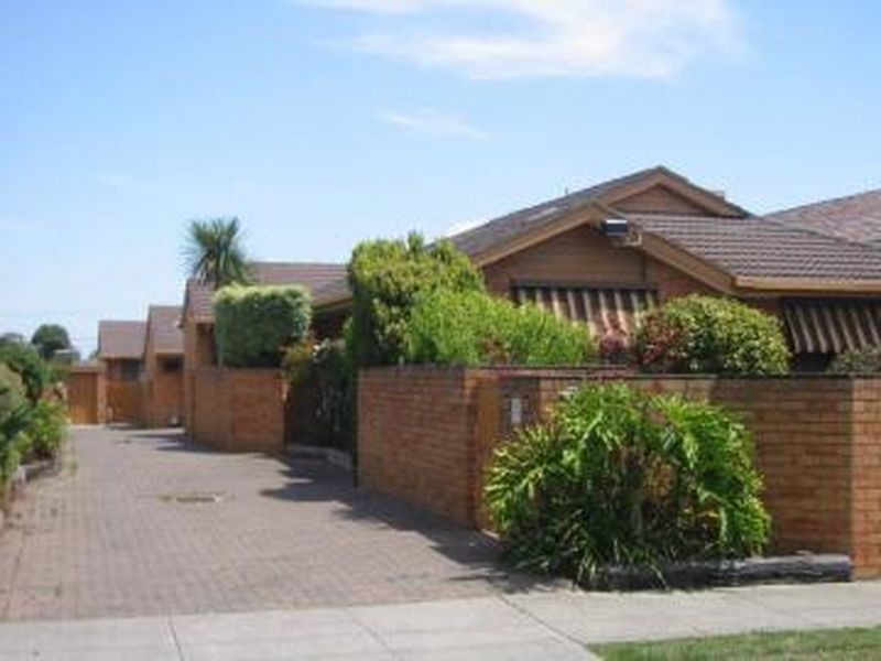 3/69 Coorigil Road, Carnegie VIC 3163