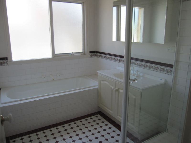 24 Downshire Road, Elsternwick VIC 3185