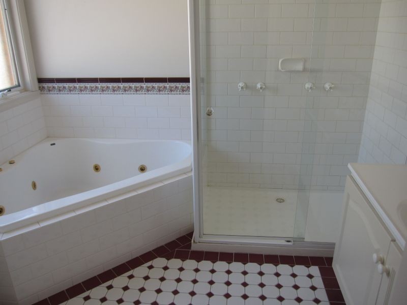 24 Downshire Road, Elsternwick VIC 3185