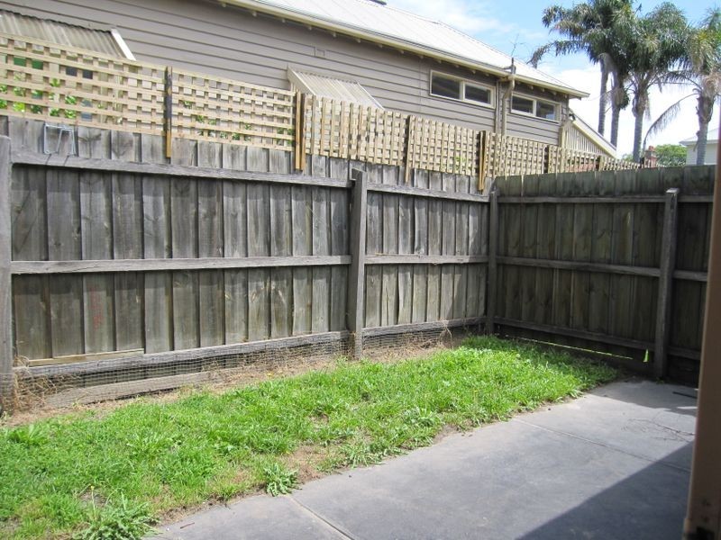 24 Downshire Road, Elsternwick VIC 3185