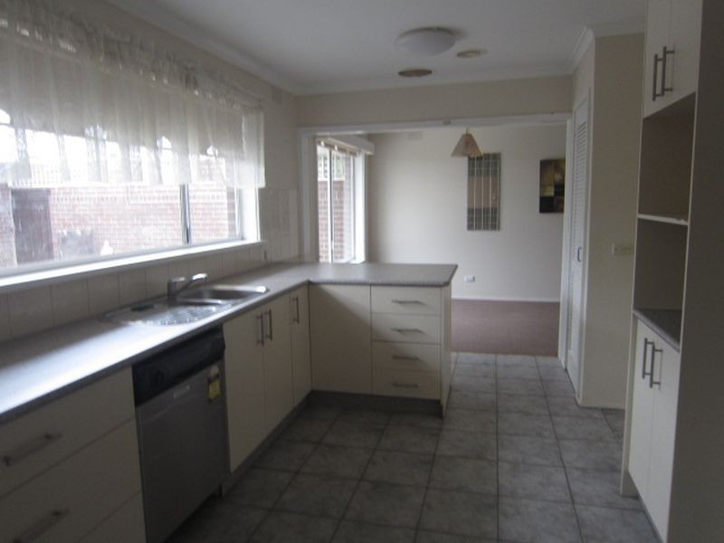 1 Crocus Crescent, Glen Waverley VIC 3150