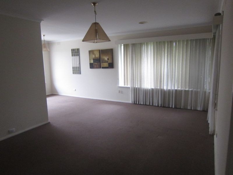 1 Crocus Crescent, Glen Waverley VIC 3150