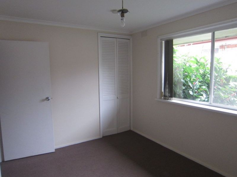 1 Crocus Crescent, Glen Waverley VIC 3150