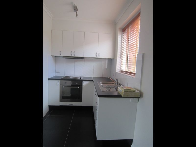 2/9 Waratah Avenue, Glen Huntly VIC 3163