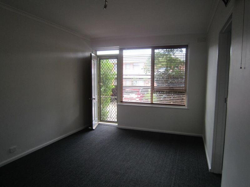 2/9 Waratah Avenue, Glen Huntly VIC 3163