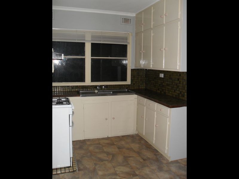 8 Norfolk Crescent, Frankston North VIC 3200