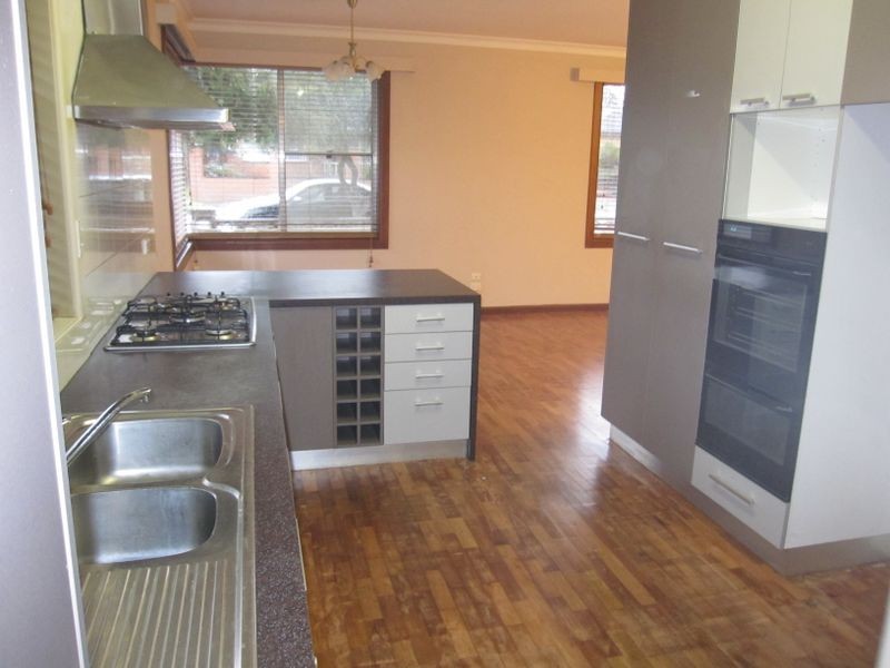 10 Opal Court, Bentleigh VIC 3204